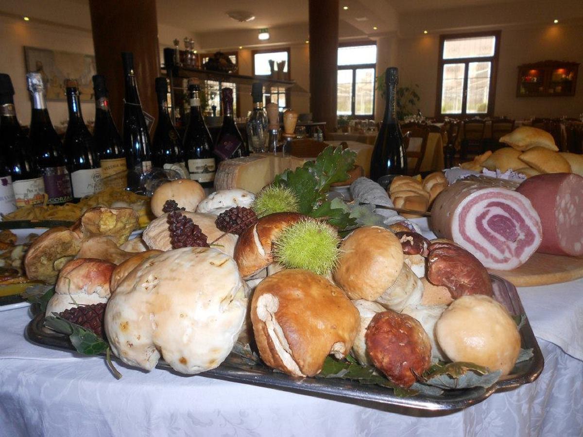 Albergo Ristorante Miramonti Toano Buitenkant foto